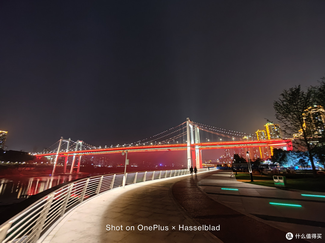 小米11ultra一加9pro夜景对比安卓之光和摄影机皇谁能更胜一筹