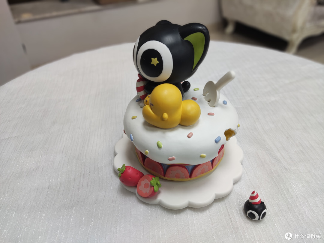 不会翻车的生日礼物:罗小黑生日蛋糕音乐盒评测
