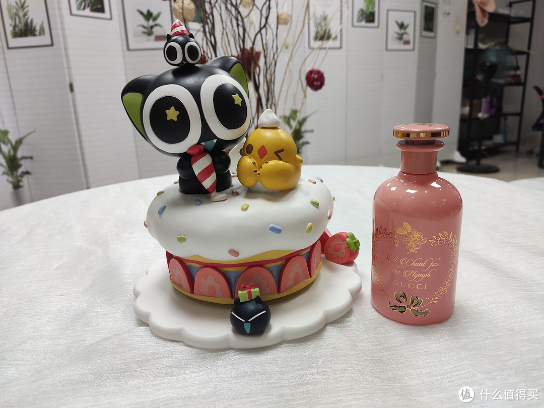 不会翻车的生日礼物:罗小黑生日蛋糕音乐盒评测