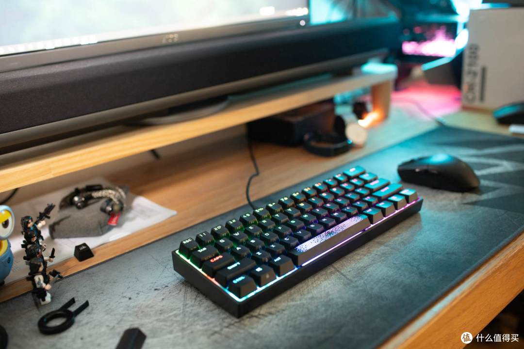 一把能让桌面空间变大的键盘，海盗船K65 RGB Mini