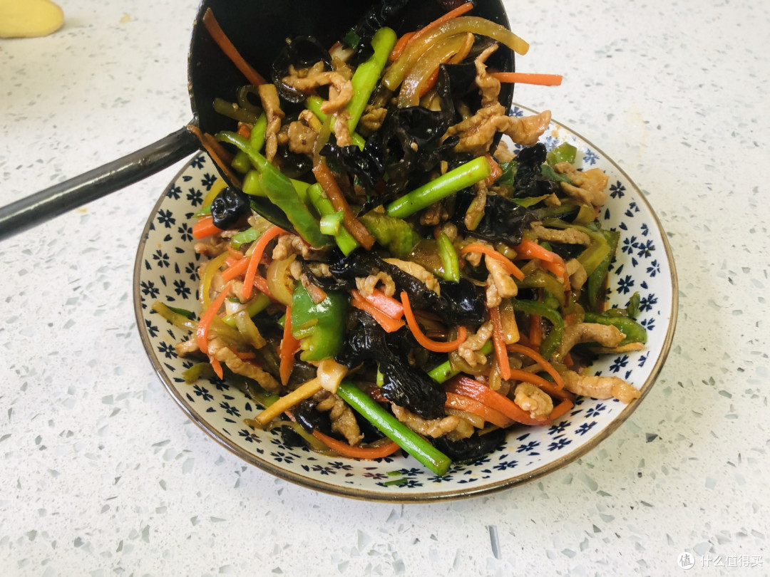 做鱼香肉丝时,有3个步骤是关键,多加一步都能使肉丝美味翻倍