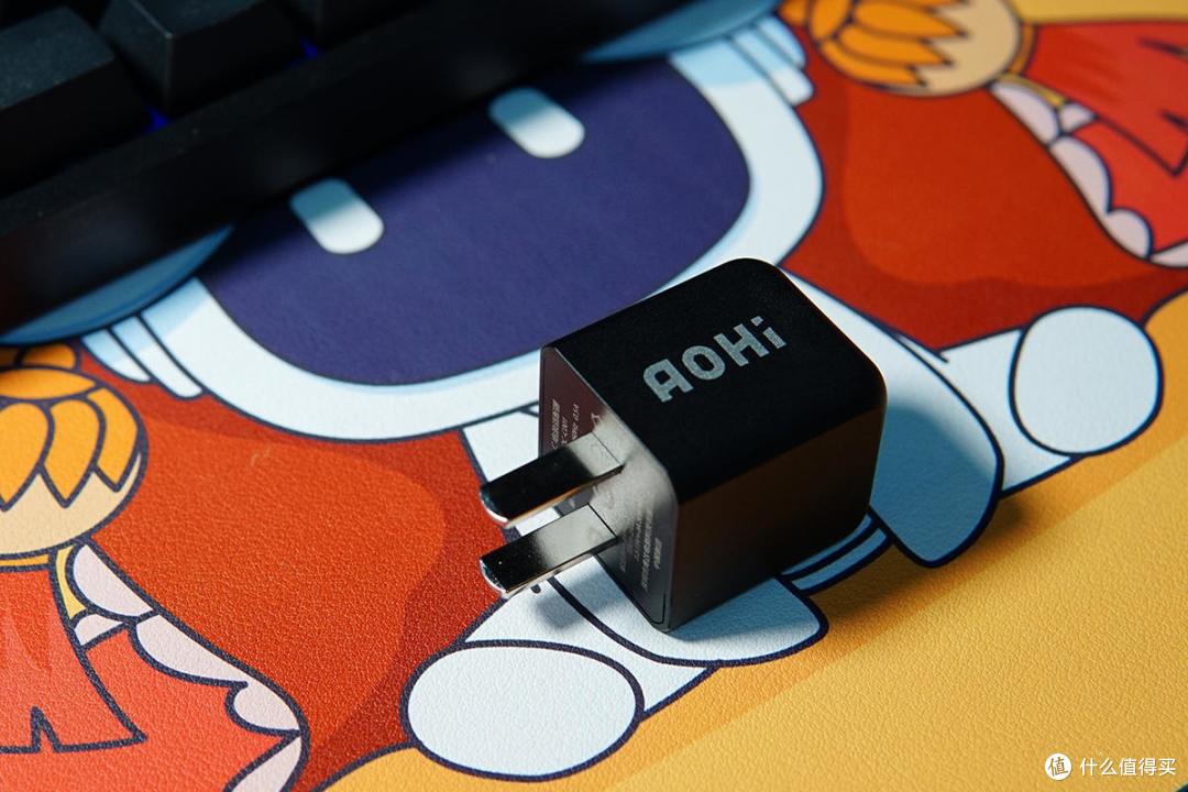 快充何必大块头？AOHI 30W氮化镓充电器轻体验