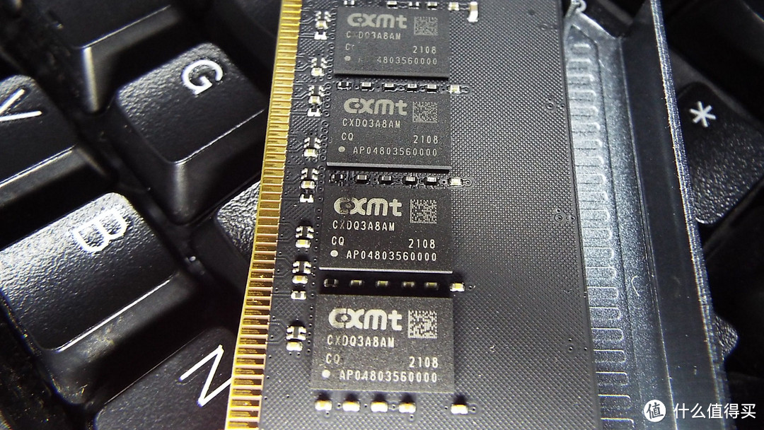 高性能低价格的光威天策DDR43000套条逼我换主板