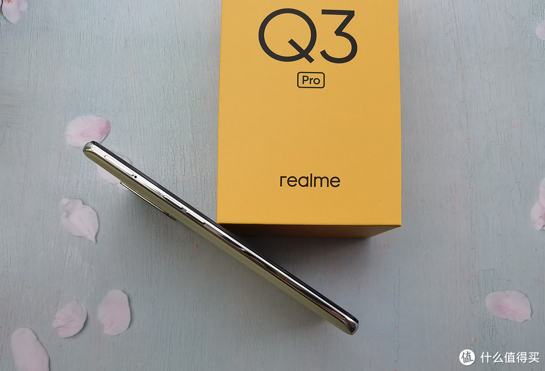 realme真我Q3 Pro评测：彻底重塑千元机，才貌双全机皇显！