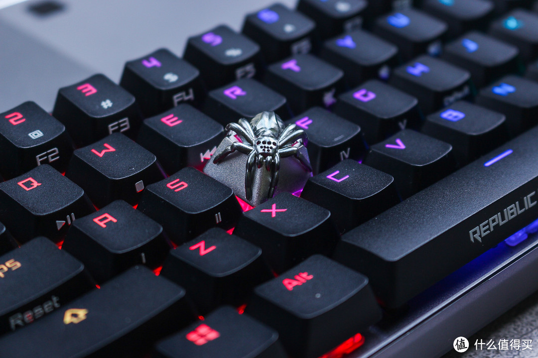 我的键盘上养了只蜘蛛～ZOMO蜘蛛键帽体验