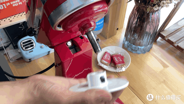 始于颜值,能否终于实力?Kitchenaid凯膳怡4.8L抬头式厨师机使用测评
