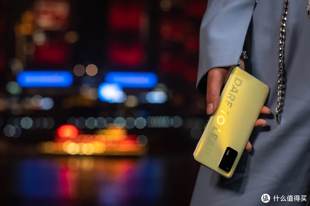 出现了!最具性价比的千元机?realme Q3手机测评