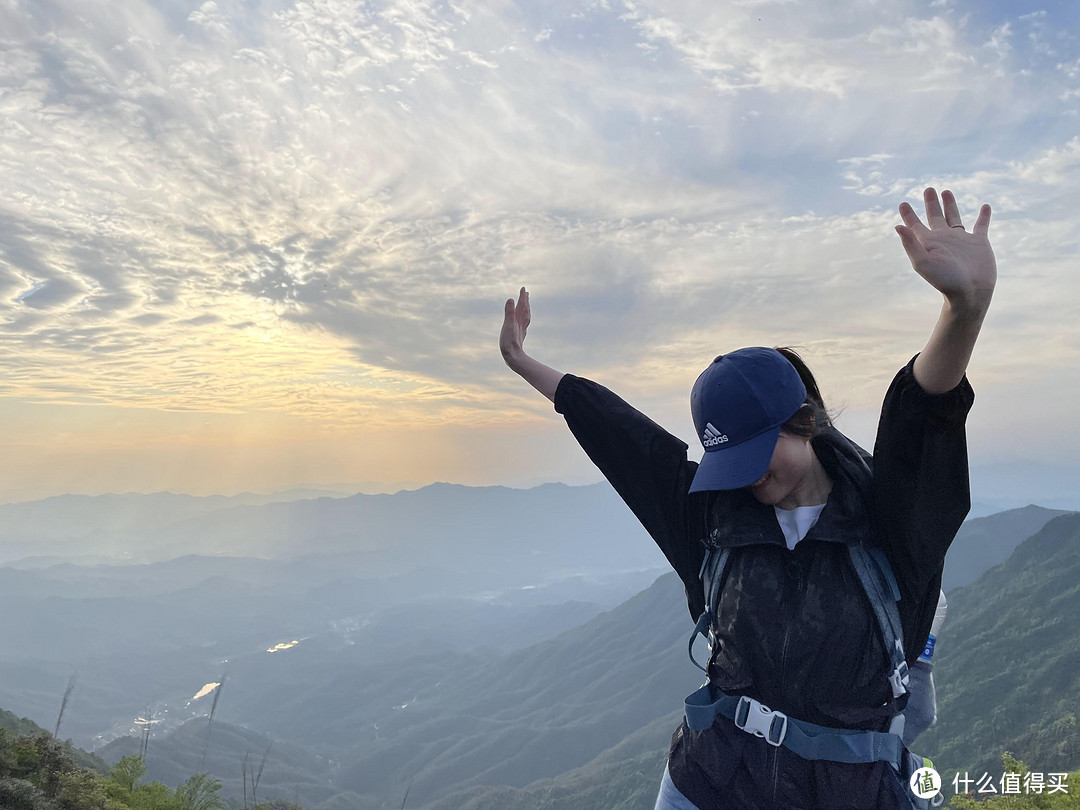 老年人徒步：五一武功山反穿——二刷虽然还是没看到云海，但让我见识了管理稀碎的武功山