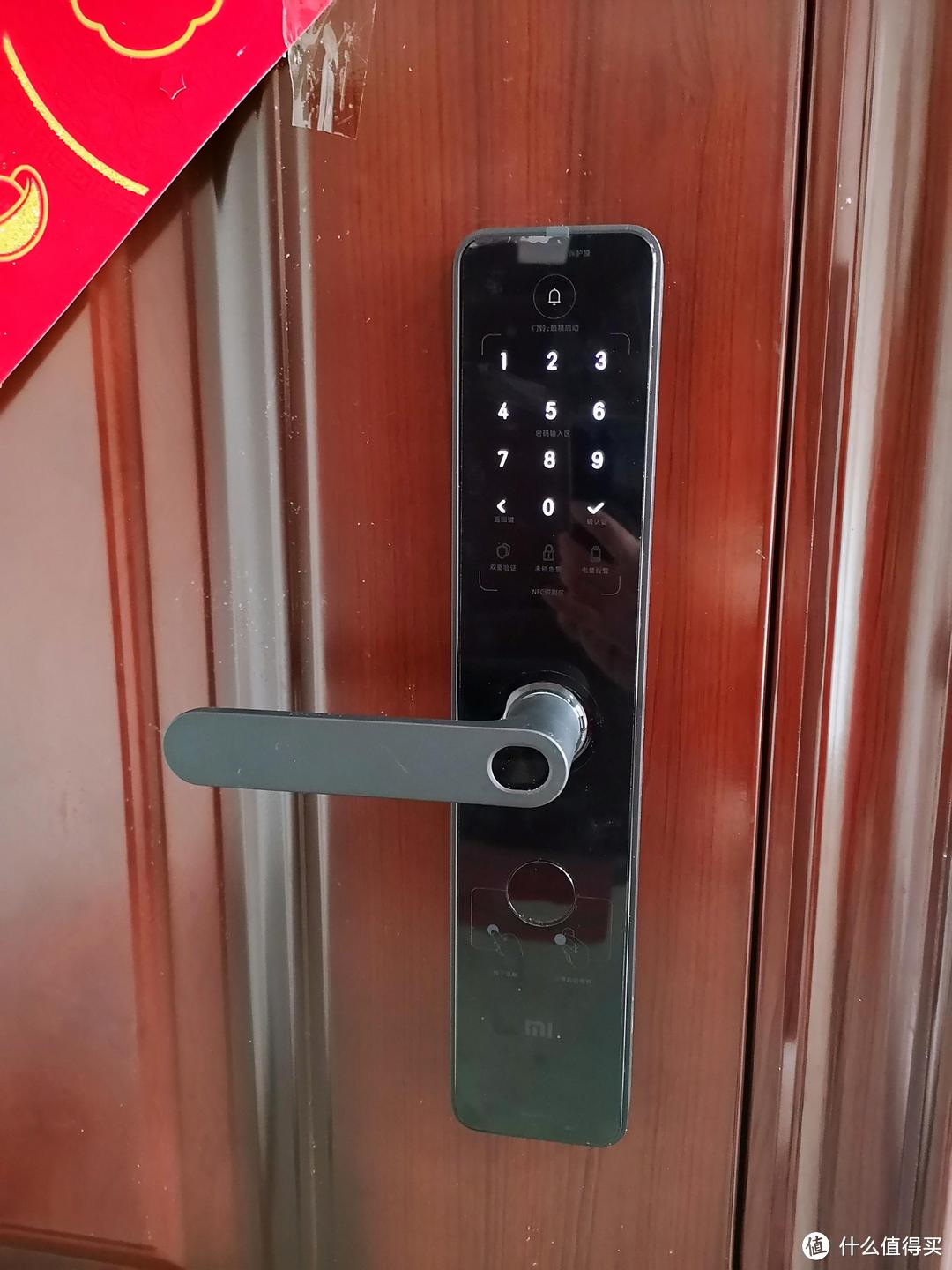 自从有了小米智能门锁1S，再也不用担心被锁家门外啦！