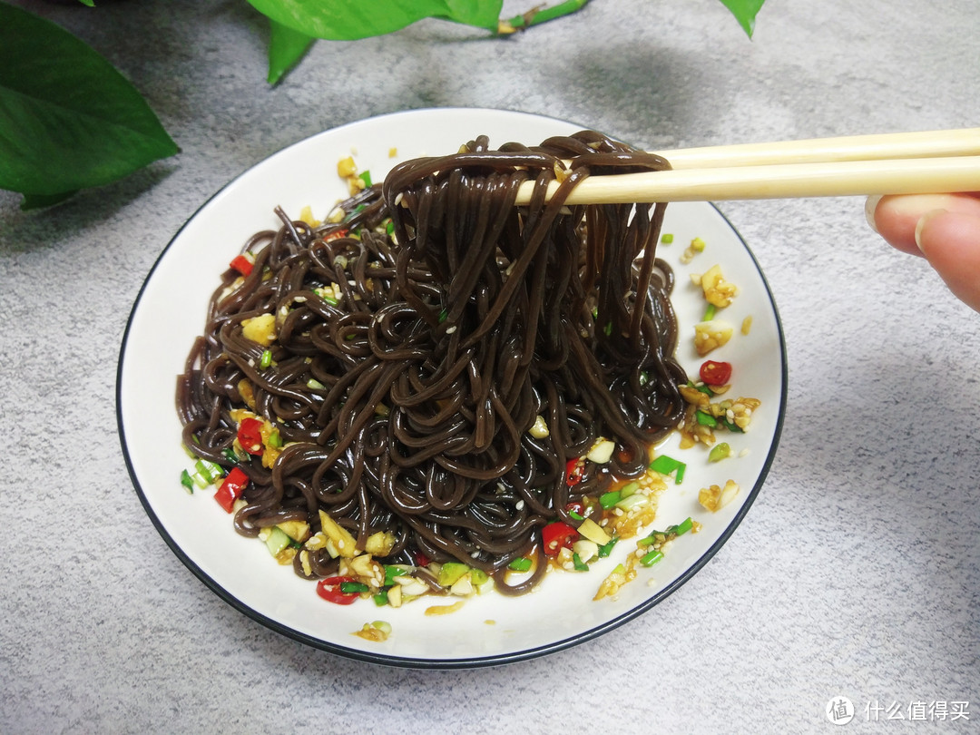 夏天到了，吃凉皮、凉面不如吃它，饱腹感强，酸爽麻辣特别过瘾