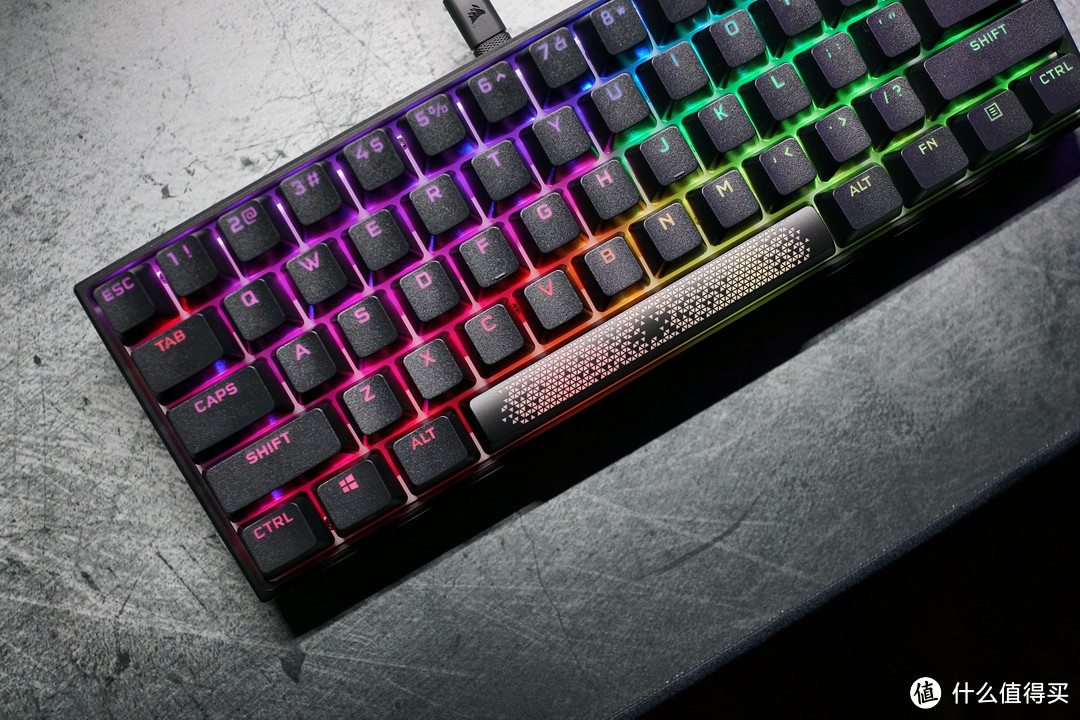 最强劲的60%配列海盗船K65 RGB MINI