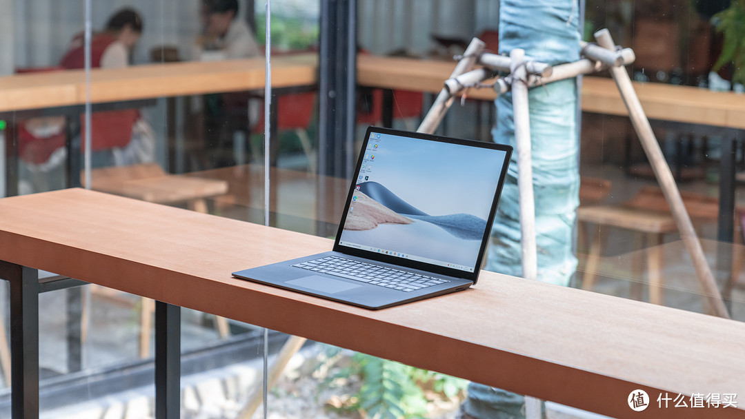 AMD 给微软的小灶真香：Surface Laptop 4 的深度评测