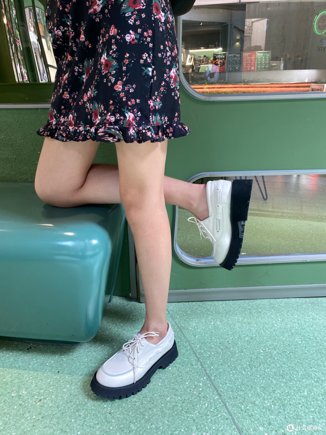 腿部粗的女生鞋子应该怎么选？试试精致的“大头鞋”，显高更显瘦