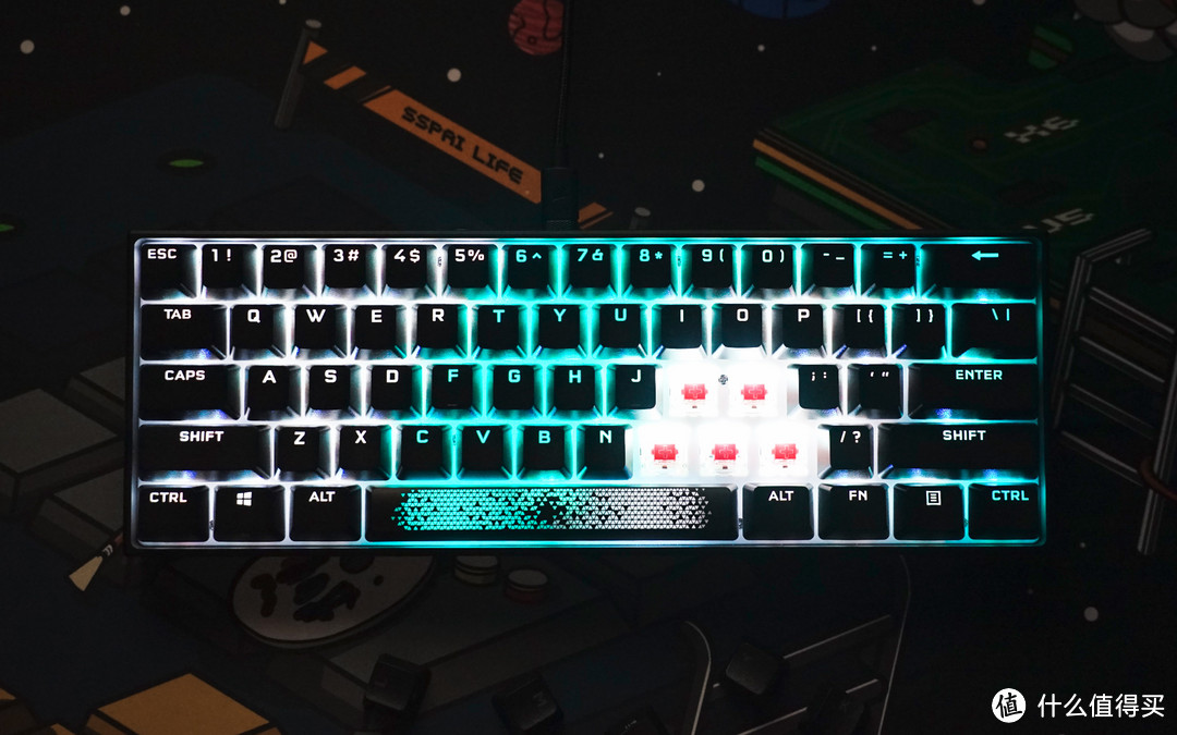 短小精悍速度快，海盗船 K65 RGB MINI 机械键盘