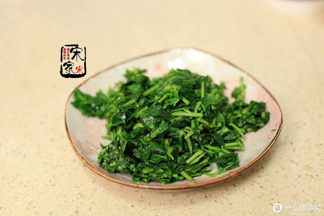 它是“强体益寿”的野菜，很多人都不知道它能吃，炒鸡蛋最棒