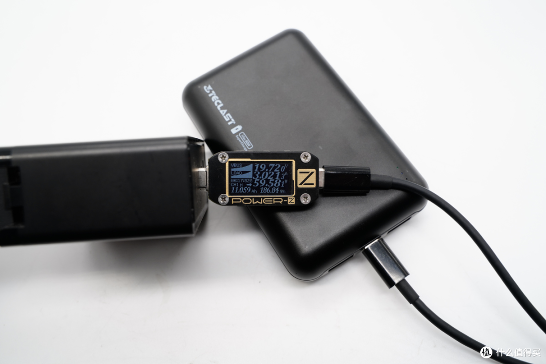 可以满足笔记本电脑的功率需求,TECLAST 60W 双向快充充电宝上手评测