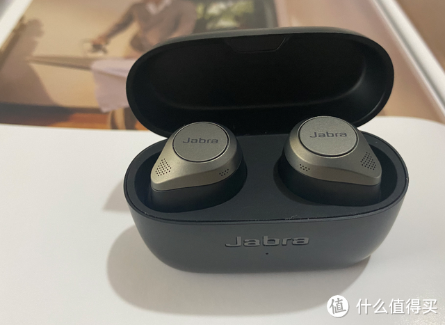 Jabra Elite 75t真无线蓝牙耳机开箱体验：戴在耳朵上轻如纸翼