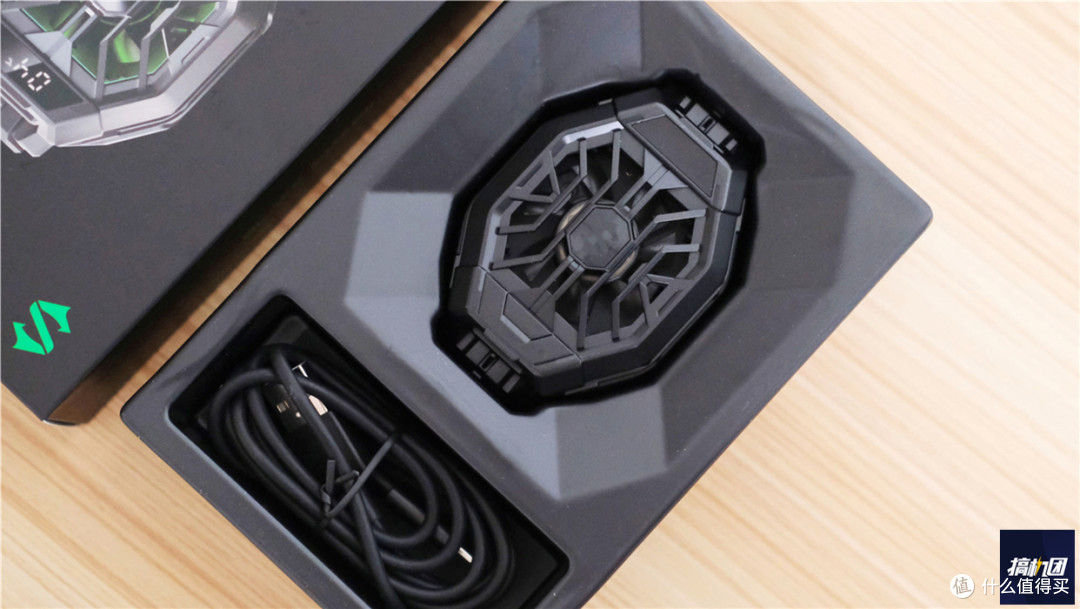 是时候升级手游装备了:黑鲨散热背夹2Pro+圈铁耳机组合体验!