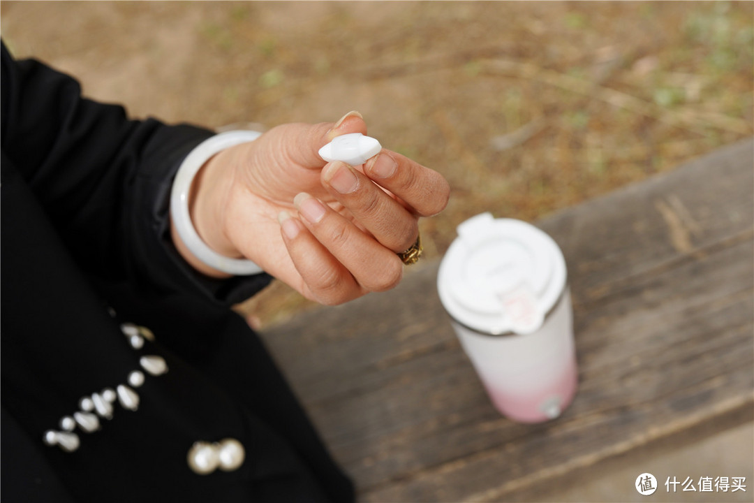 这个夏天用圈厨便携式奶茶机来做一杯水果茶