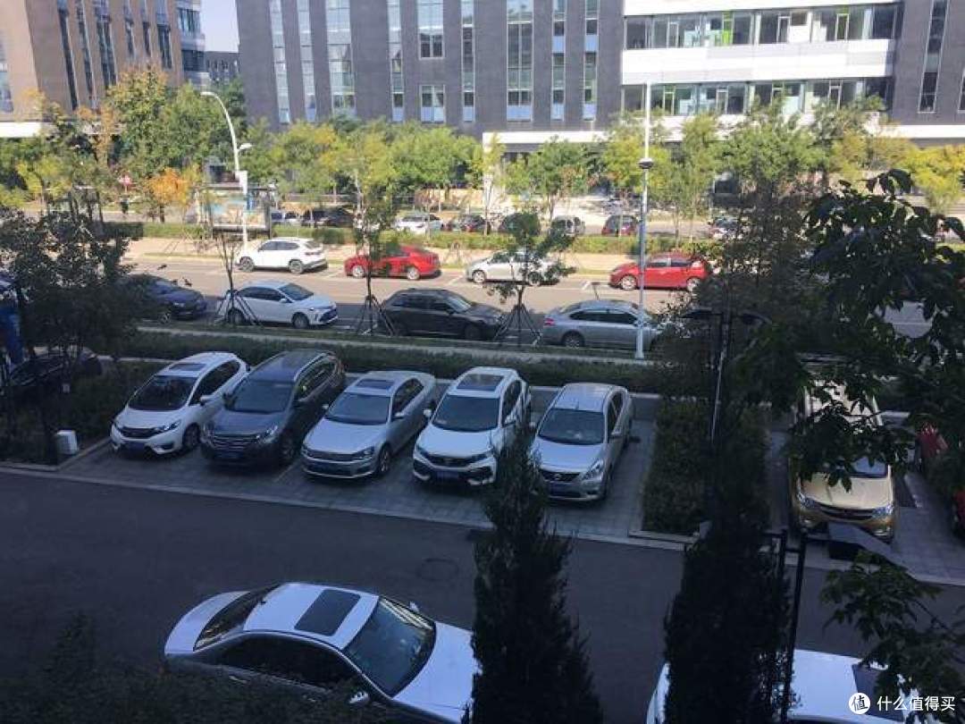 4S店销售为何更建议你贷款买车?车主,看他们的工资就知道了