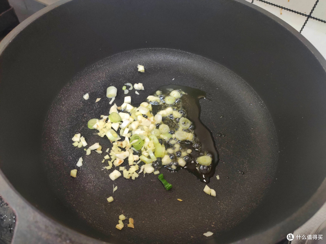 它被誉为长寿菜,我家经常吃,10分钟能做一大锅,鲜美营养又好吃