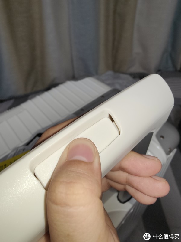 把手塑料膜具很到位，就算内部也是没有毛刺的