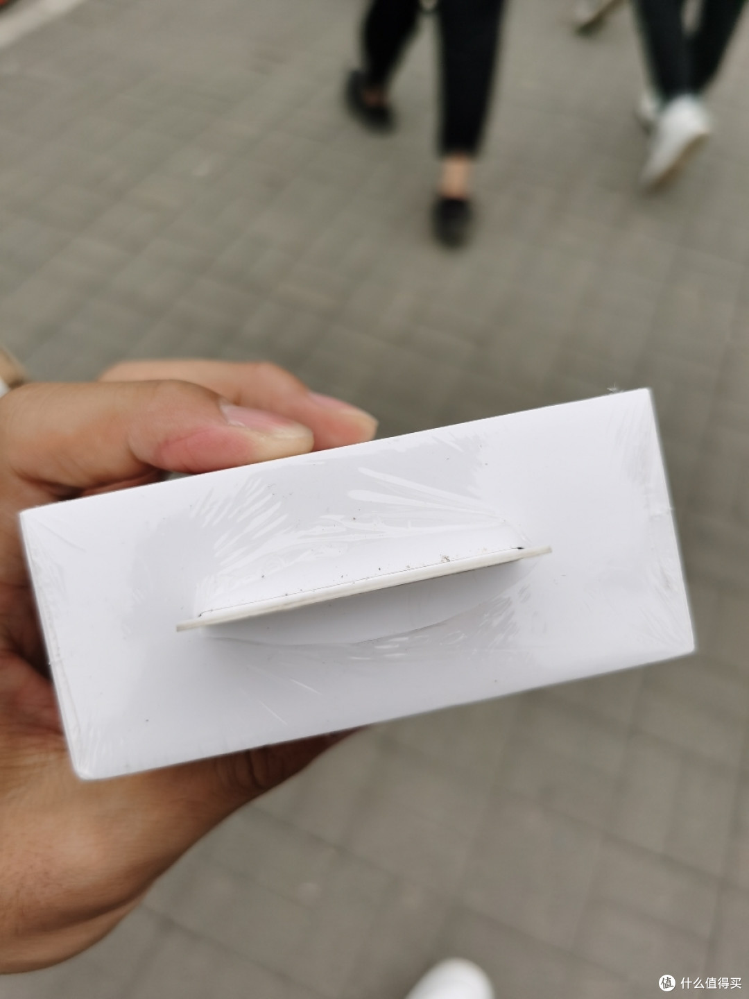 保护膜明显后面自己加上去的