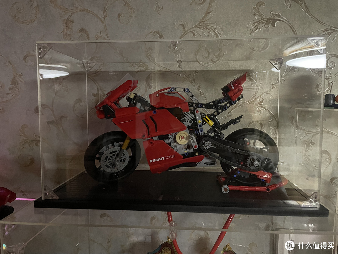 深红猛兽—乐高杜卡迪 Ducati Panigale V4拼装简评