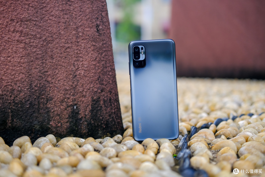 发布会暗讽友商线下机,仅999元,小米Redmi Note 10究竟能不能打?