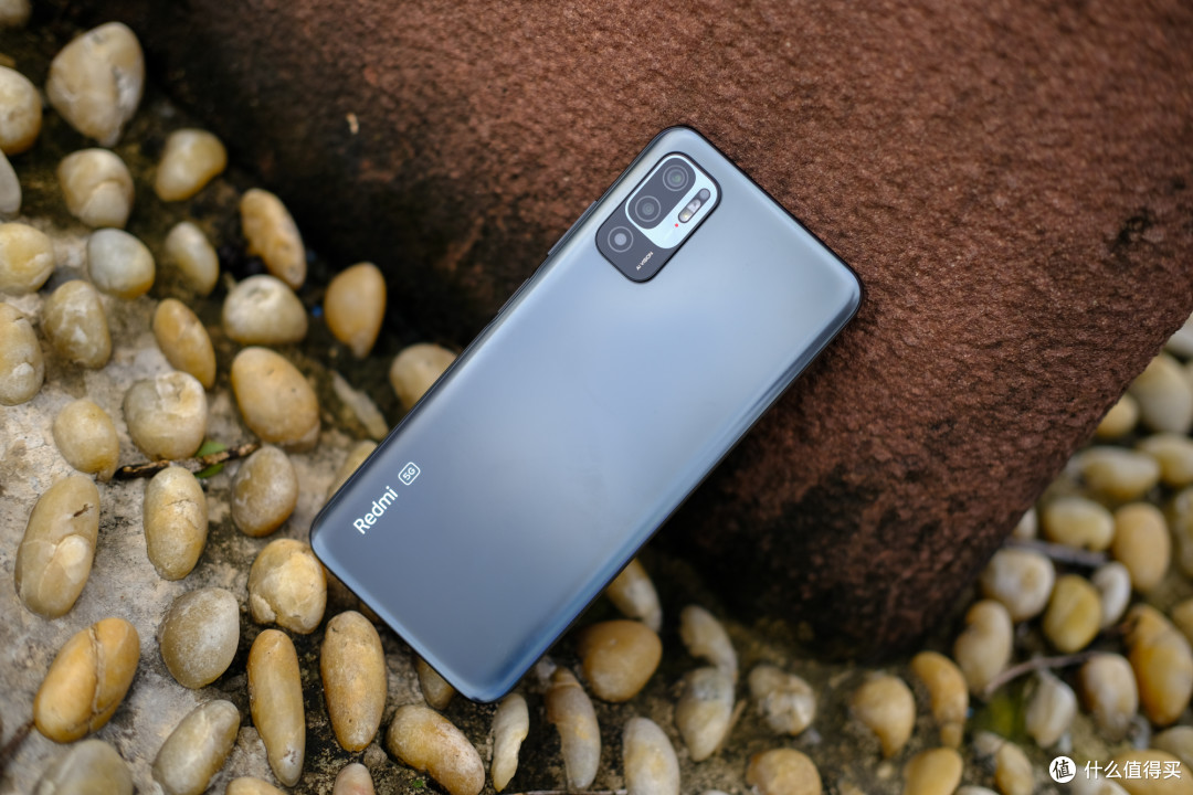 发布会暗讽友商线下机,仅999元,小米Redmi Note 10究竟能不能打?