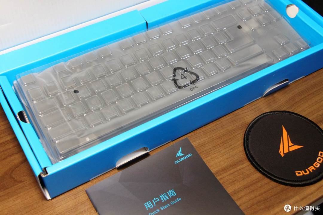 星云幻彩灯效，德国原厂樱桃轴加持：杜伽K320 RGB-NS键盘体验