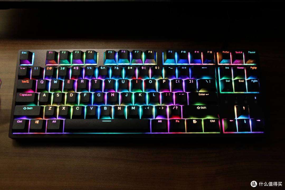 星云幻彩灯效，德国原厂樱桃轴加持：杜伽K320 RGB-NS键盘体验