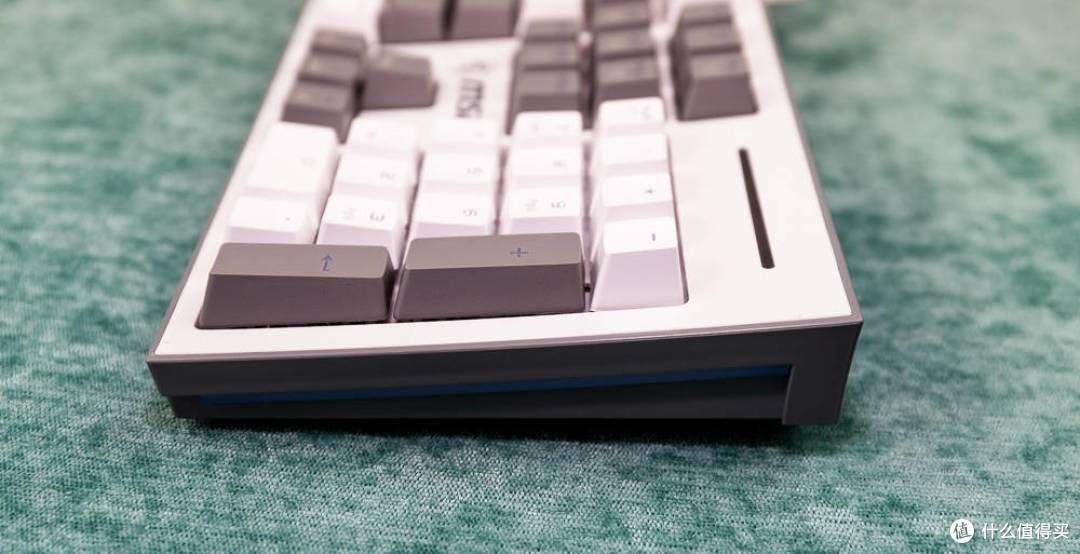 低调的高颜值机械键盘MSI VIGOR GK50Z PIXEL40度灰 轻体验
