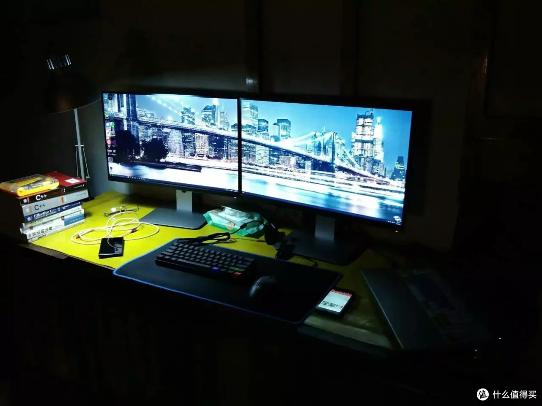 吼吼,16年,我就体验到双屏啦!