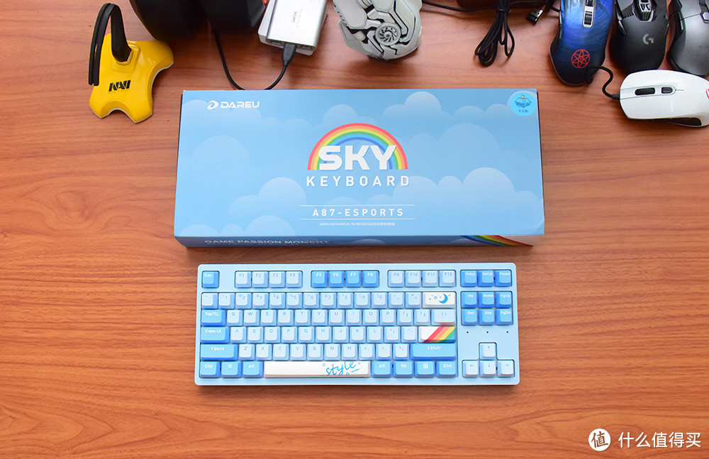 国产线性轴之光，399元轻客制化键盘达尔优A87天空版