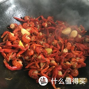 热爱小龙虾的话，一定要学会这道菜——麻辣虾球