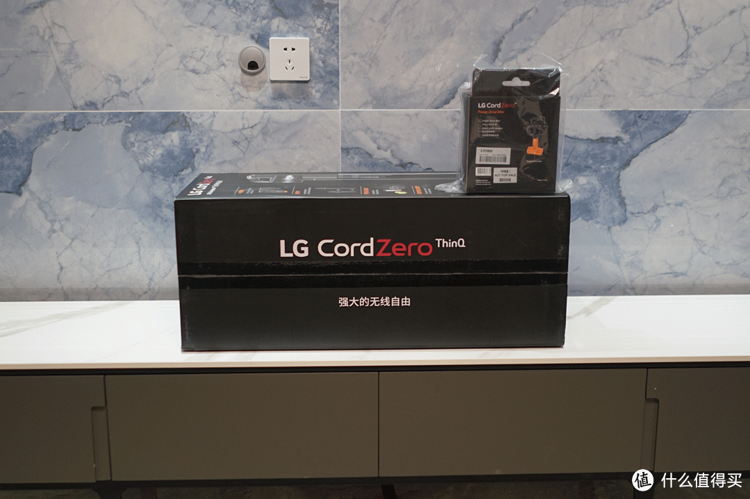 LG A9K MAX吸尘器开箱:丧心病狂，配件超超超级多