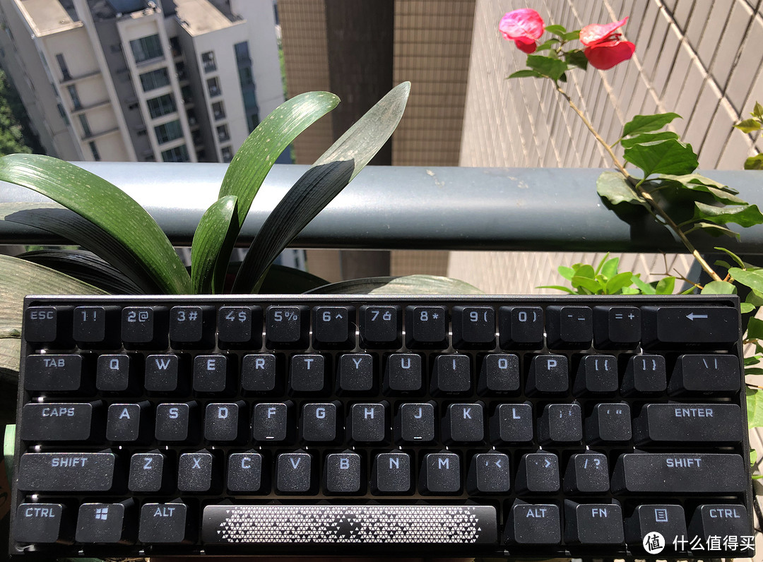 像疯一样自由!——美商海盗船K65MINI RGB游戏机械键盘评测