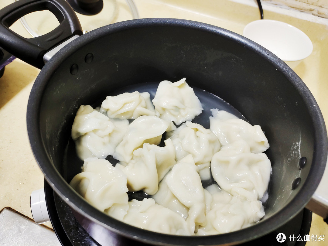 打工人也能鲜享生活，福迪宝微波系列水饺鳗鱼饭礼盒品尝