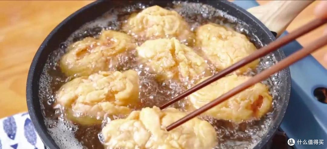 脆皮炸鸡翅,外皮香脆,吃起来鲜嫩多汁