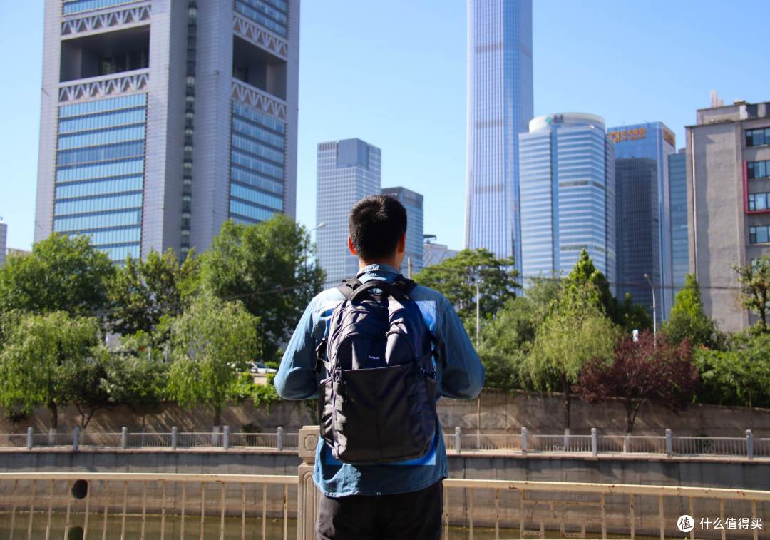 拿起背包,说走就走,悠启多功能大容量双肩包,真能装!