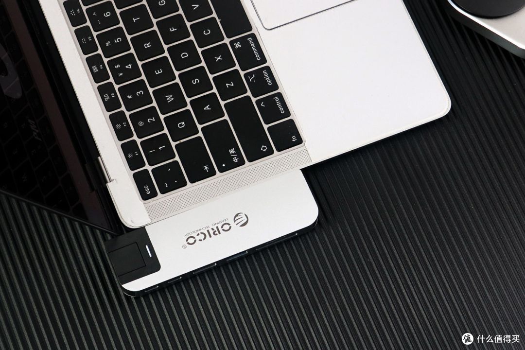 专属设计 贴心使用——Orico/奥睿科MacBook多功能扩展坞体验