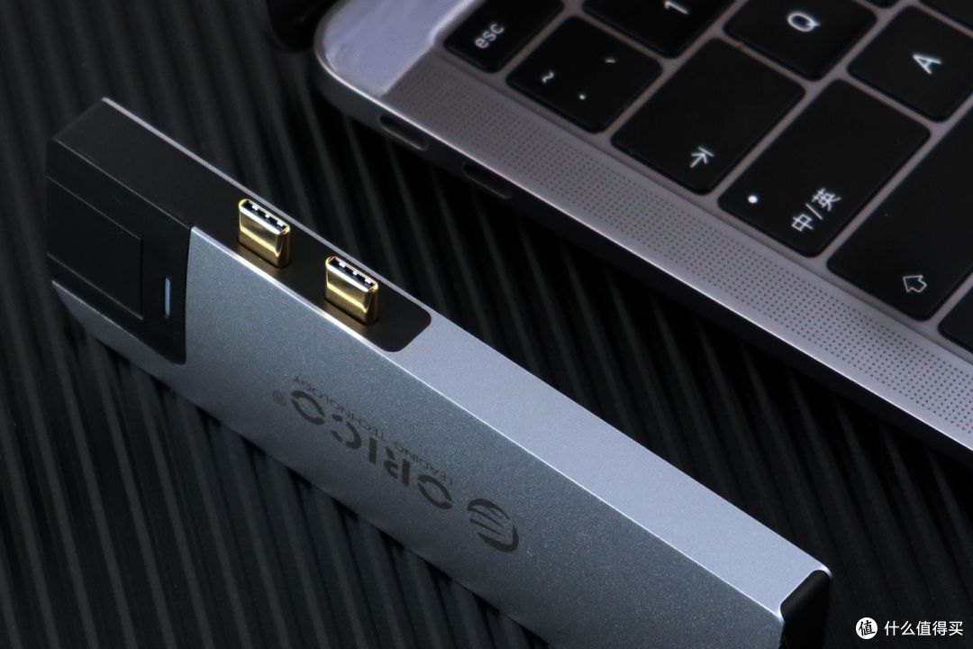 专属设计 贴心使用——Orico/奥睿科MacBook多功能扩展坞体验