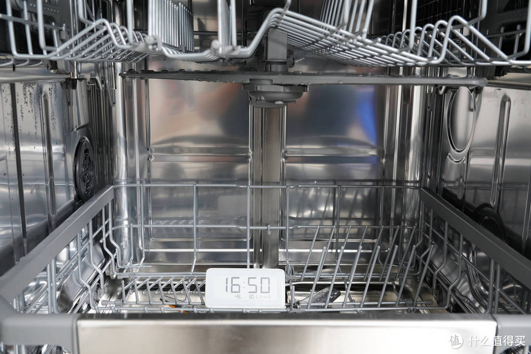 蒸汽喷射+三层碗篮+双重烘干的高端洗碗机--LG DFB325HS洗碗机评测