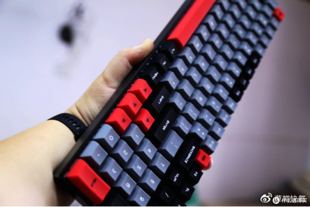 头一次体验 SKYLOONG小呆虫SK96S双模机械键盘 硅胶帽手感真心好