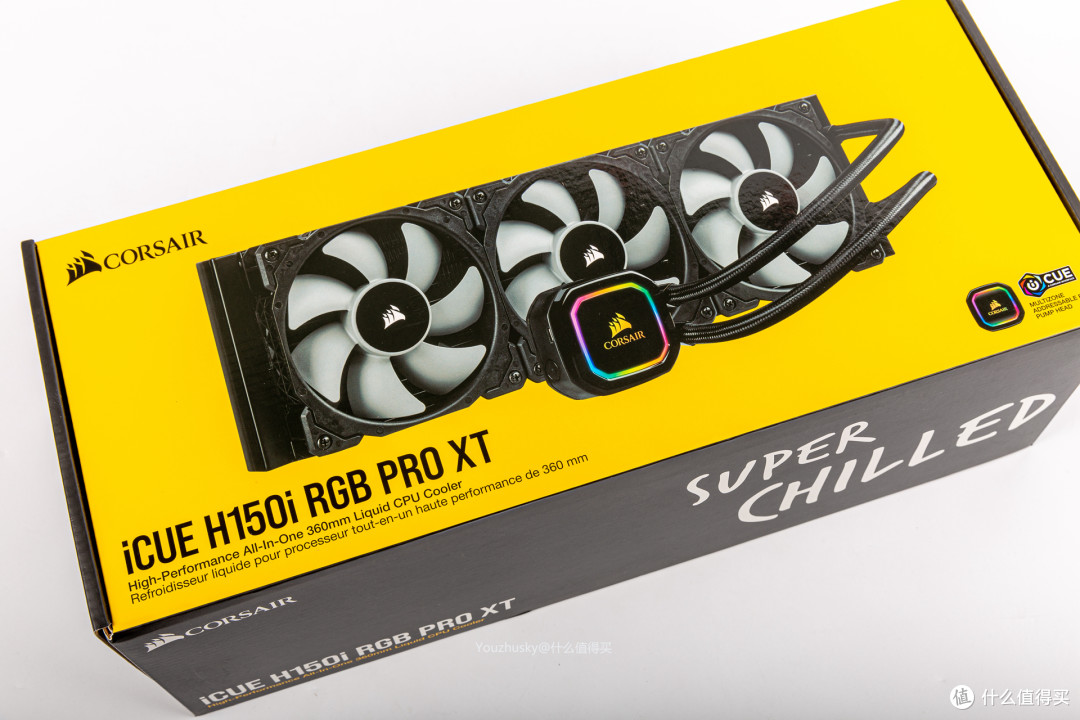 海盗船iCUE H150I RGB PRO XT一体水冷散热器，黑黄包装很海盗船，可以与5000X RGB机箱的iCUE 联动