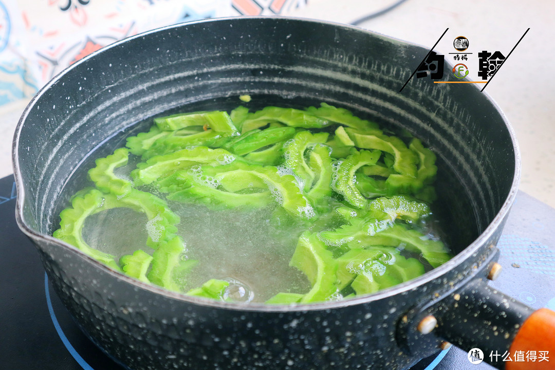 苦瓜别再炒鸡蛋了,试试这道“凉瓜炒牛肉”,解暑开胃又下饭