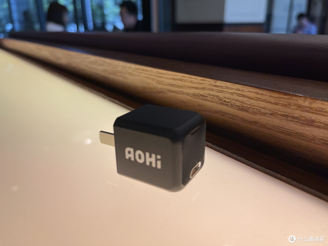 最小身材却拥有六倍能量：AOHI 30W氮化镓PD充电器评测