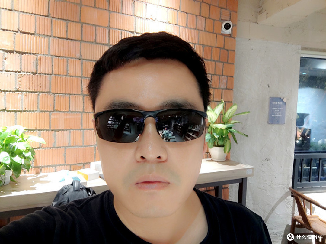 时尚护目,炫酷出行,悠启运动款偏光太阳镜体验