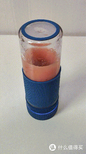 夏日酷暑只要一杯清凉鲜榨果汁就舒服了----蓝陌制冷榨汁机便携小鲜杯